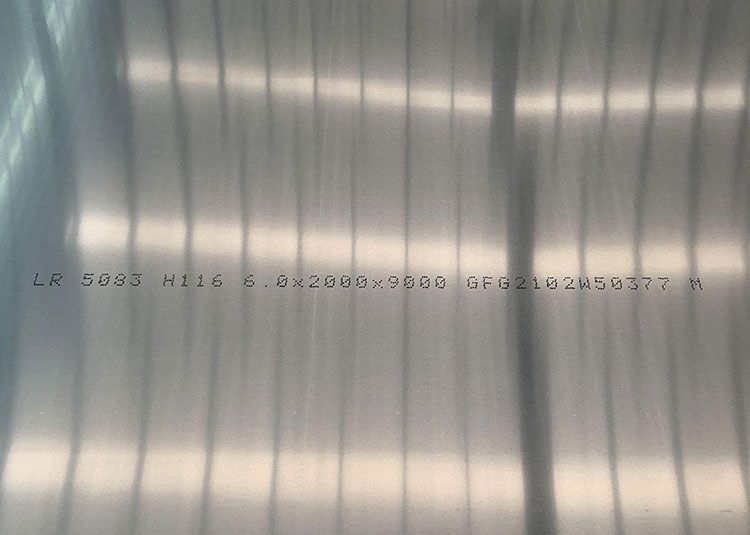 La característica de la lámina de aluminio de grado marino 5083