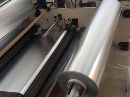 enrollado de papel de aluminio