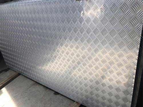Placa cuadriculada de aluminio de 5 barras.